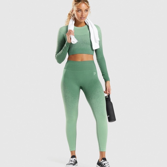 Green Gymshark Set (top size M - bottom size S) - Picture 5 of 5